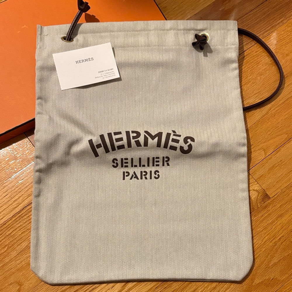 Hermes Paris Aline grooming bag